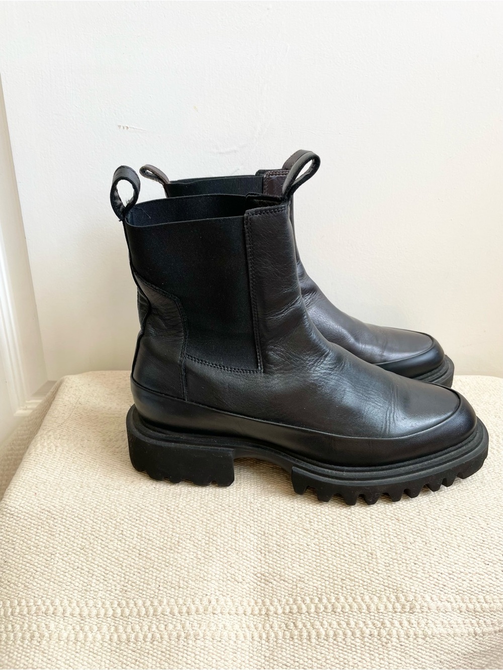 Womens AllSaints Harlee Lug Sole Black Leather Pull On Mid Chelsea Boots Size 40 - Picture 2 of 8